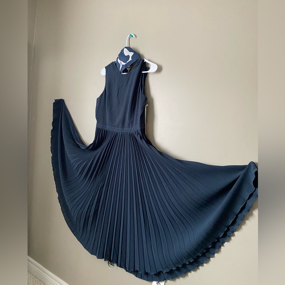 Sleeveless Navy Pleated Dress size S NWT